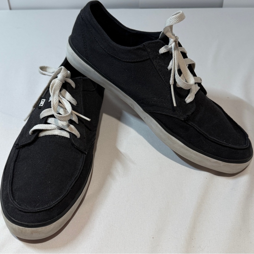 DC Standard TX Canvas Skate Shoes Black with White Laces Size 9.5